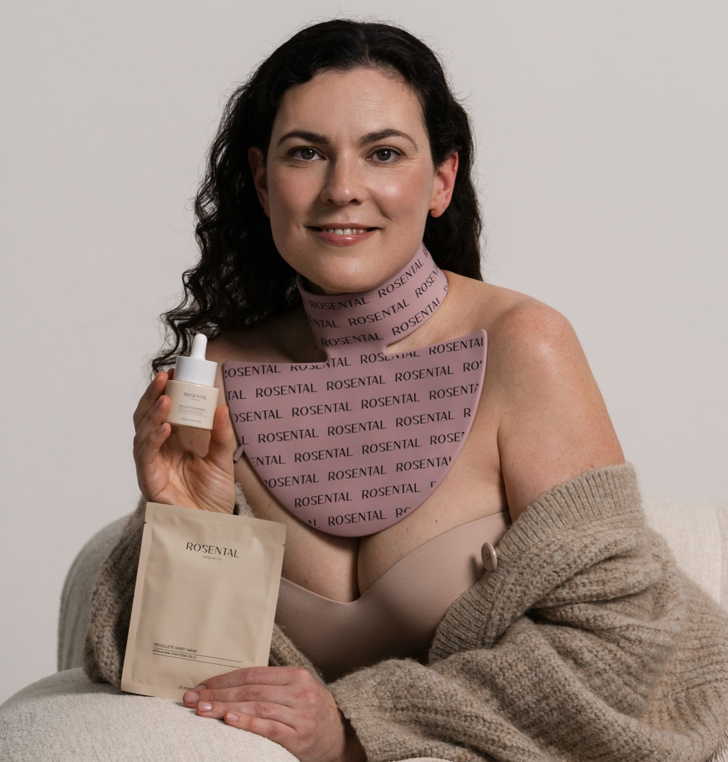 LED Décolleté Glow Routine