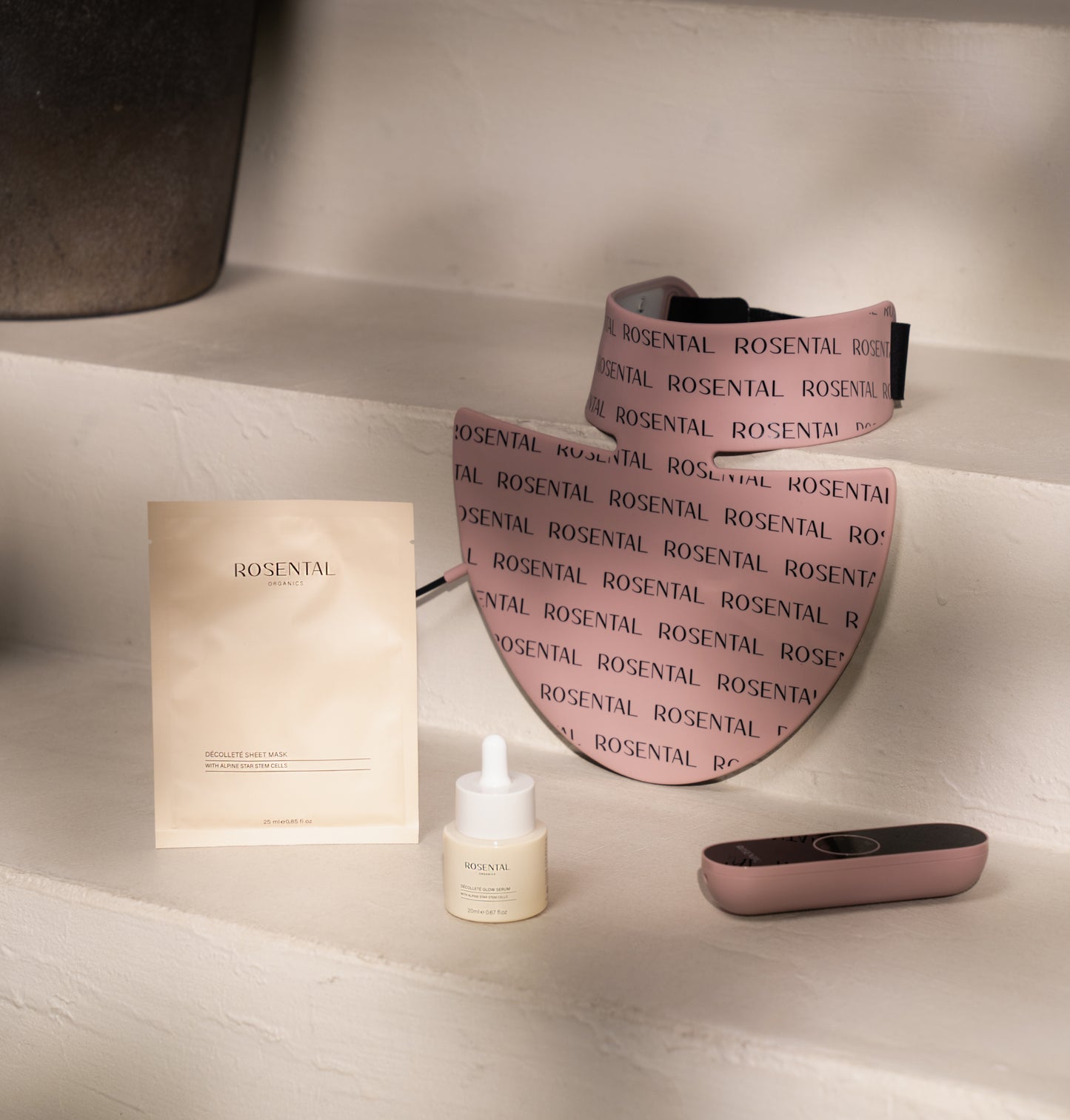 LED Décolleté Glow Routine