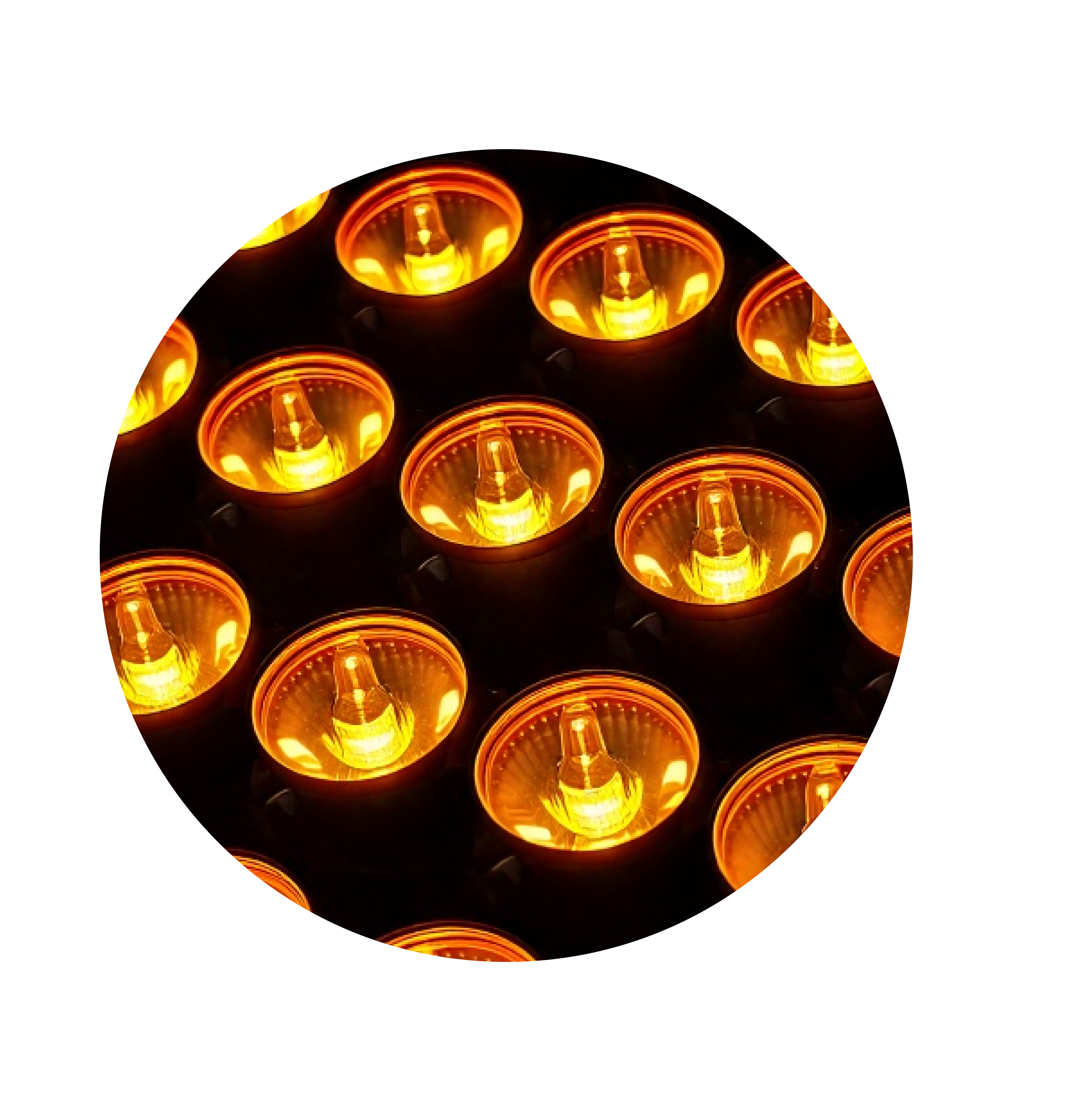 Meerdere kleine oranje gloeiende lampjes in een symmetrische opstelling.