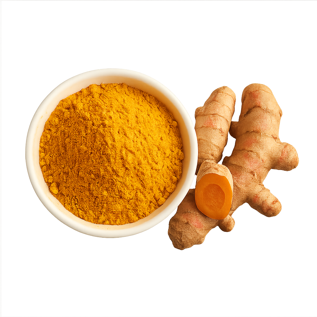 Een klein bakje met intens helder kurkumapoeder, ernaast verse kurkumabollen, waarvan er één is opengesneden en een oranje binnenkant heeft.